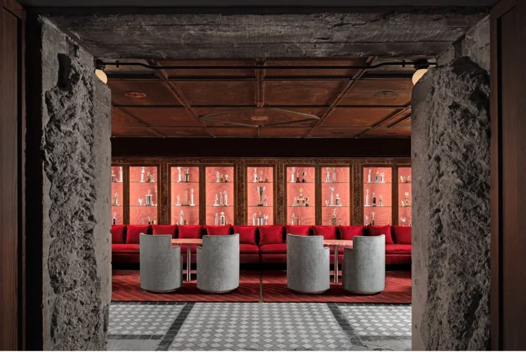 Silver Lyan cocktail bar