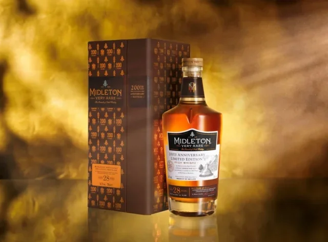 Midleton Very Rare Marks 200th Year with Mizunara Whiskey Midleton Very Rare Marks 200th Year with Mizunara Whiskey